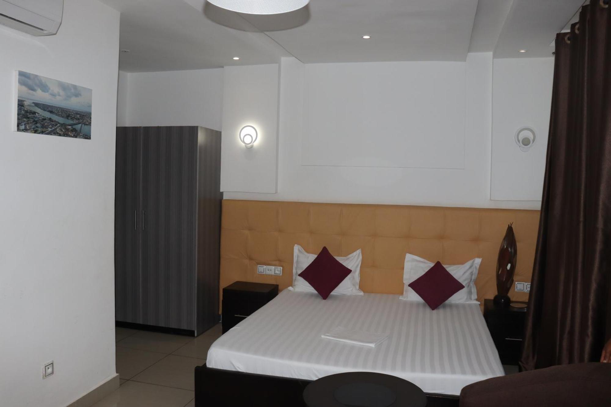 Appartement IMOLEASE HUBERT Sainte Rita à Cotonou Extérieur photo