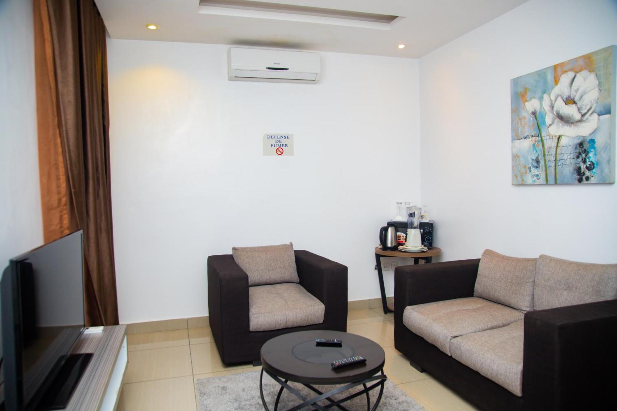 Appartement IMOLEASE HUBERT Sainte Rita à Cotonou Extérieur photo